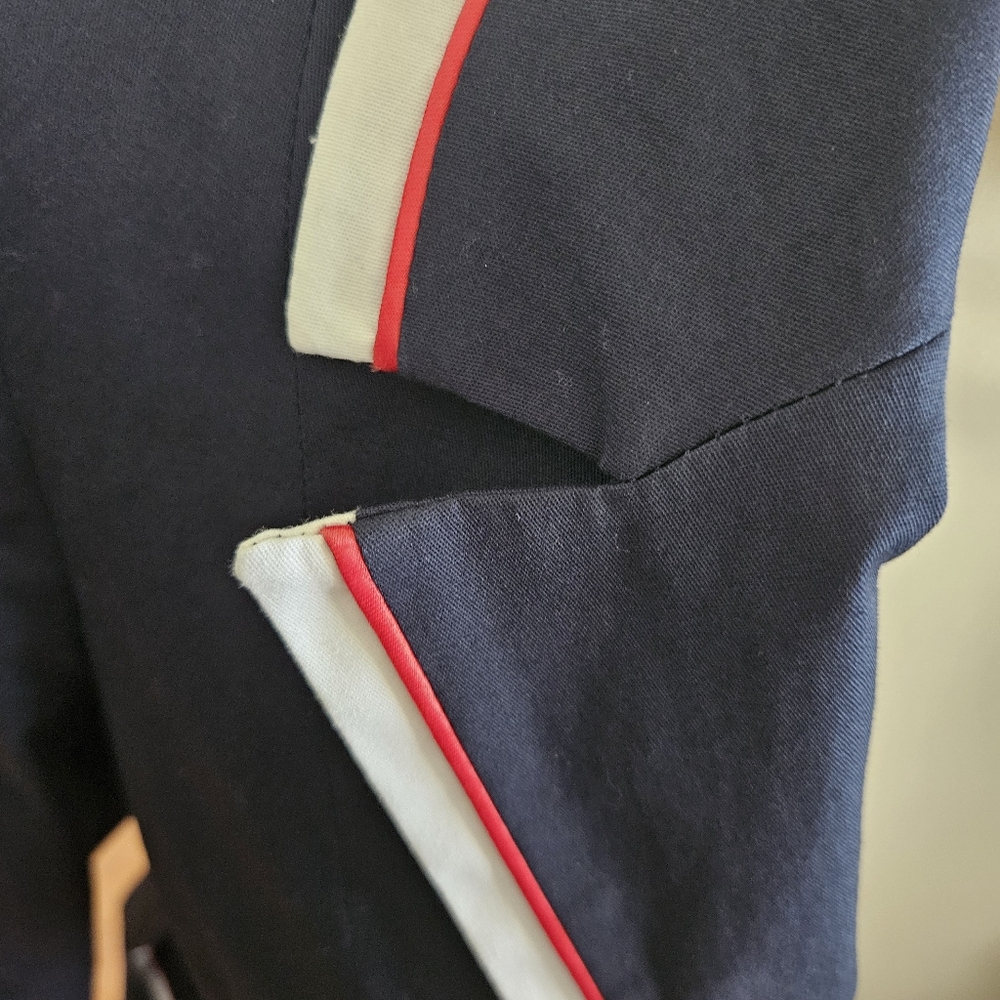 Blue and White Blazer with Notched Lapel and Tailored Fit - Picture 4 of 10